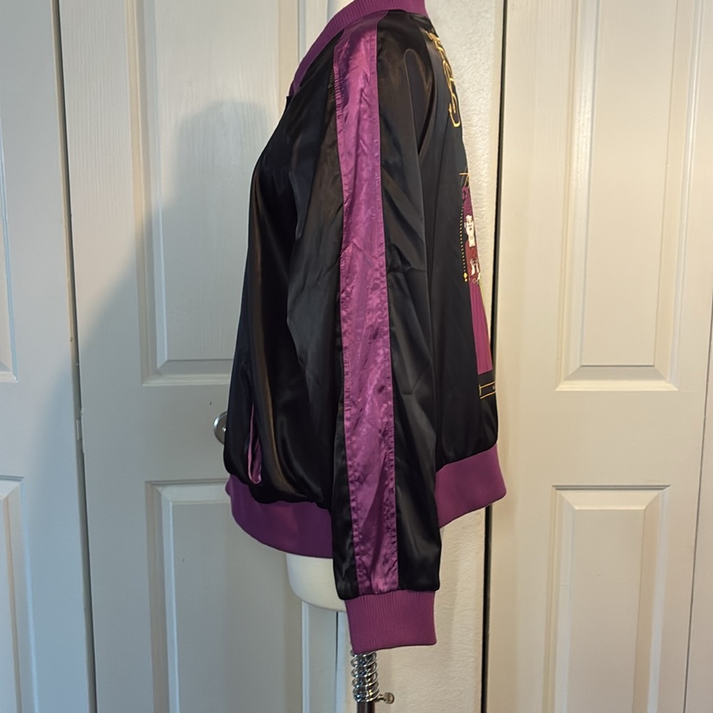 Black and Purple Graphic Jacket HOCUS POCUS      .   Used good condition - Picture 4 of 10